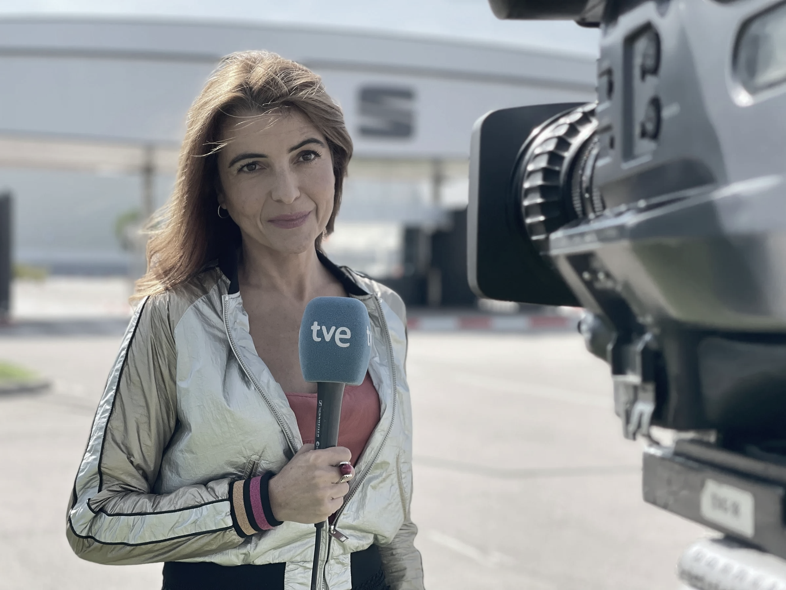 Montserrat Rigall during a live broadcast