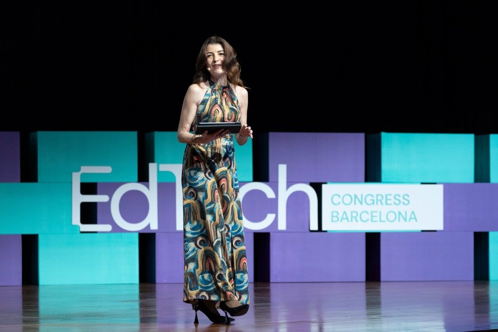 Montserrat Rigall speaking at EdTech Congress Barcelona about AI and verification